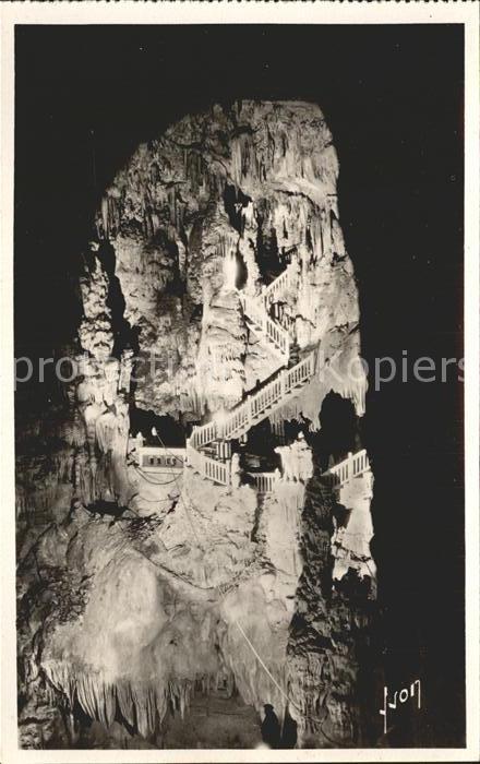 Hoehlen Caves Grottes Grotte des Demoiselles Descente dans la