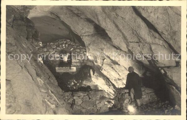 Hoehlen Caves Grottes Eisriesenwelt Salzburg Mörkgrab