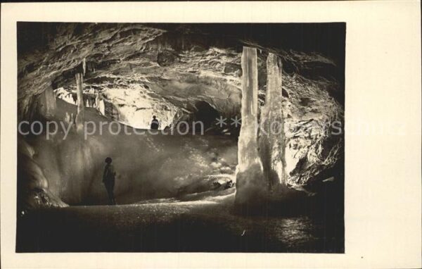 Hoehlen Caves Grottes Eisriesenwelt Salzburg Donardom Wimur