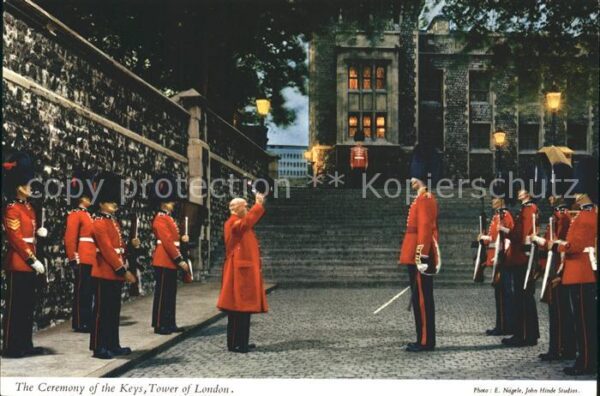 Leibgarde Wache Ceremony of the Keys Tower of London