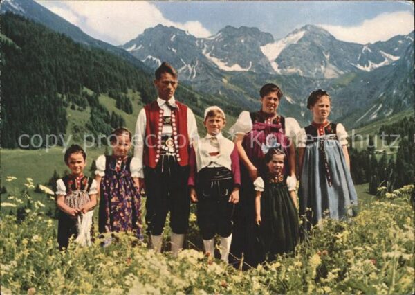 Trachten Oesterreich Kleinwalsertal Heimattrachten
