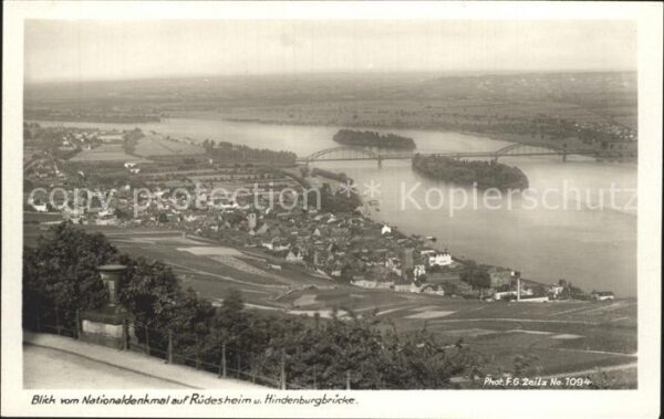 Ruedesheim Rhein Panorama Blick vom Nationaldenkmal Hind