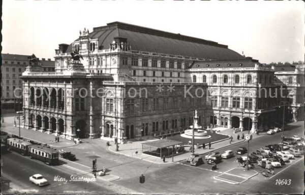 Wien Staatsoper Denkmal Strassenbahn