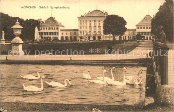 Muenchen Schloss Nymphenburg Schwanenteich