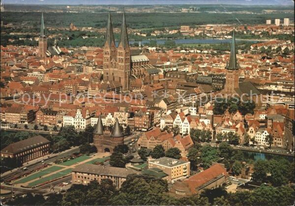 Luebeck Zentrum Hansestadt Kirche Fliegeraufnah