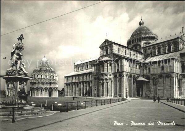 Pisa Piazza dei Miracoli