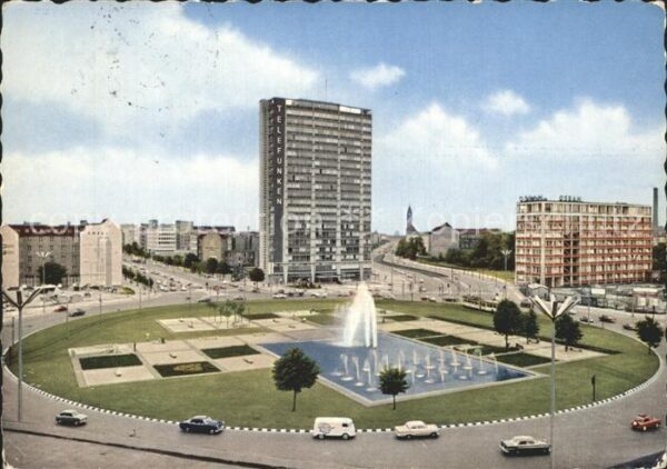 Berlin Ernst Reuter Platz Hochhaus Wasserspiel