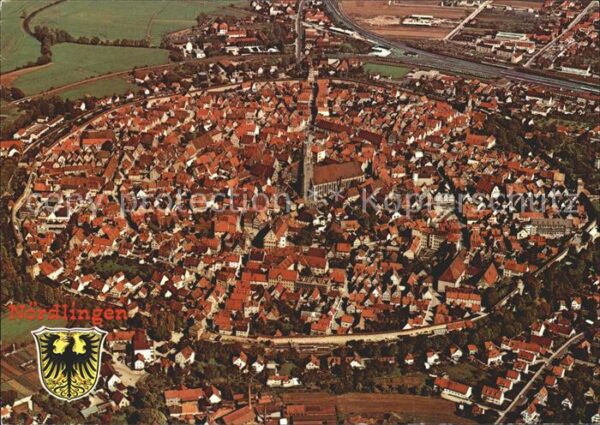 Noerdlingen Zentrum Stadt des Mittelalters Romatisc