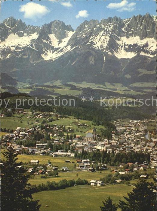 Kitzbuehel Tirol mit Wildem Kaiser