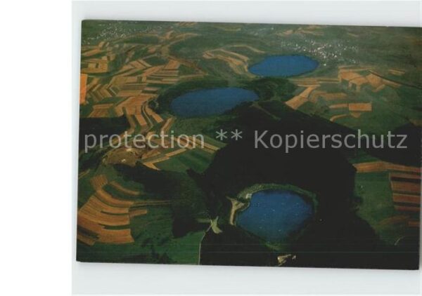 Gemuenden Eifel Fliegeraufnahme Vulkan Maare im Naturpa