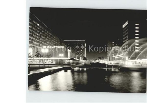 Dresden Prager Strasse Brunnen bei Nacht