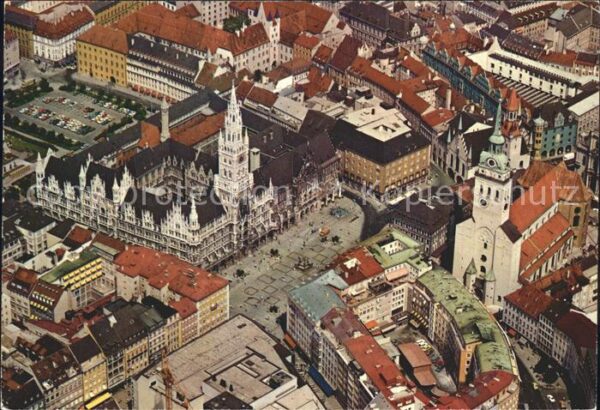 Muenchen Marienplatz Rathaus