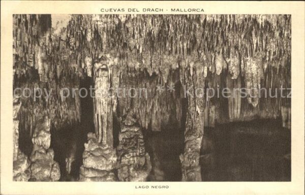 Hoehlen Caves Grottes Cuevas del Drach Mallorca Lago Negro