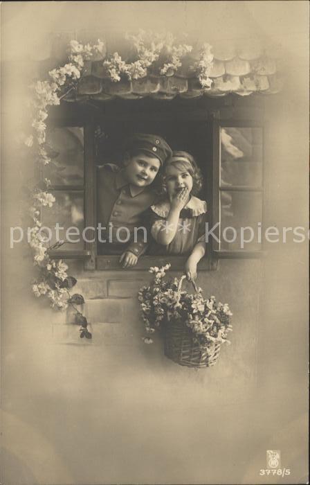 Foto RPH Nr. 3778/5 Kinder Fenster Blumen