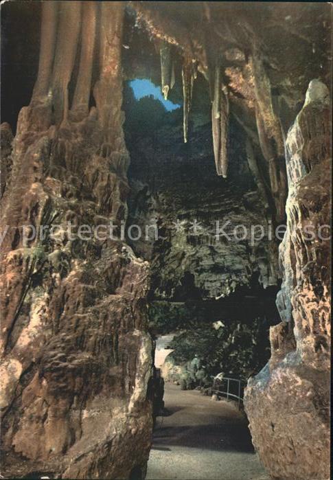 Hoehlen Caves Grottes Castellana Bari Grave