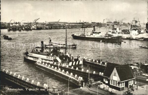Amsterdam Niederlande Y gezicht met pont Fähre Dampfer