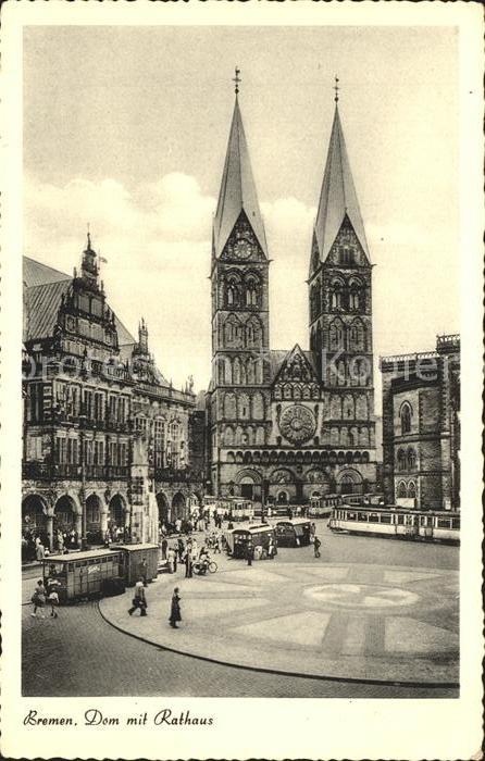 Bremen Dom mit Rathaus Bus Strassenbahn