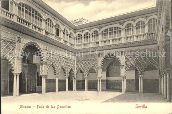 Sevilla Andalucia Alcazar Patio de las Doncellas