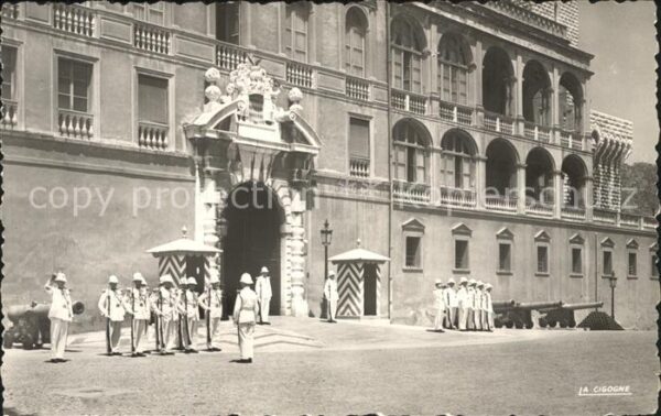 Monaco La releve de la Garde devant le Palais