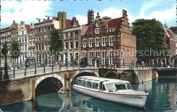 Amsterdam Niederlande Voorburgwal mit Haus an den drei Gracht