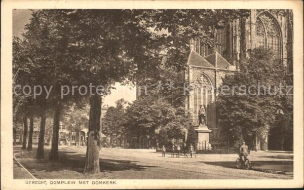 Utrecht Domplein met Domkerk