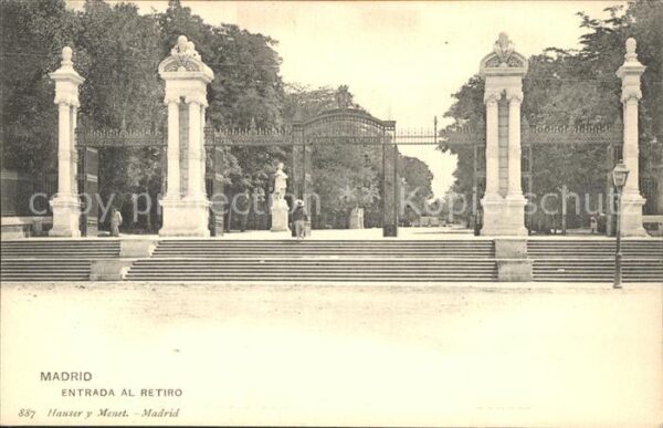 Madrid Spain Entrada al Retiro