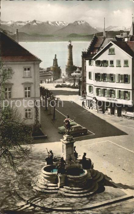 Lindau Bodensee Reichsplatz mit Lindaviabrunnen und Haf