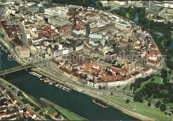 Bremen Stadtzentrum Dom Weser Fliegeraufnahme