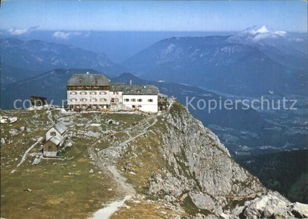 Watzmannhaus Berghaus Tiefblick vom Hocheck Anstieg