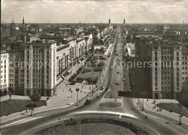 Berlin Karl Marx Allee mit Frankfurter Tor