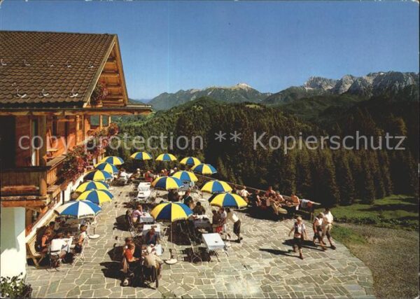 Garmisch-Partenkirchen Berggasthof Bayernhaus Terrasse