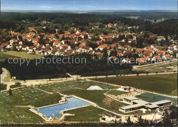Koenigsfeld Schwarzwald mit Schwimmbad Fliegeraufnahme