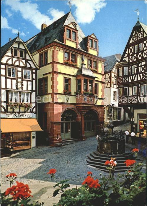 Bernkastel-Kues Michaelisbrunnen Rathaus Markt