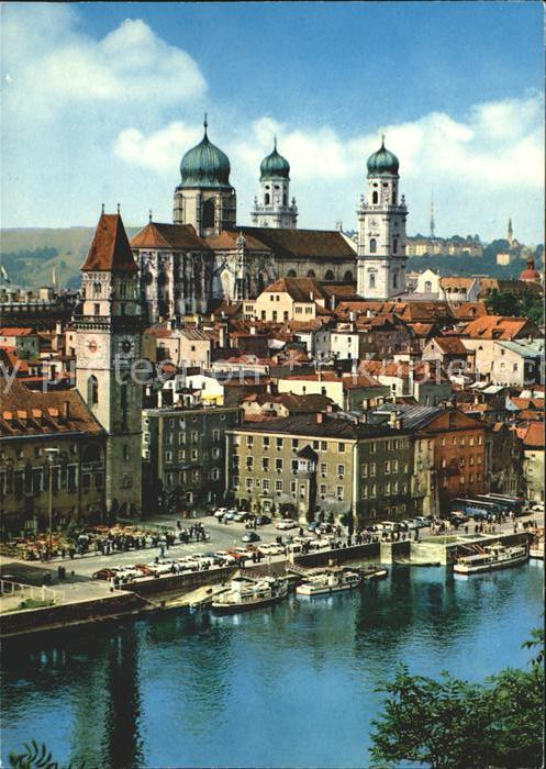 Passau Donaupartie mit Blick auf Dom und Ratha
