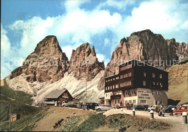Dolomiti Rifugio Maria Flora al Passo di Sella