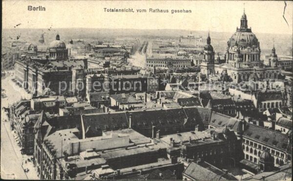 Berlin Blick vom Rathaus auf Dom