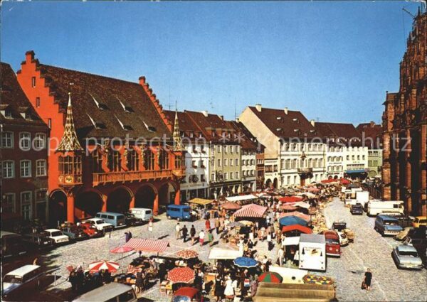 Freiburg Breisgau Markt auf Münsterplatz Kaufhaus