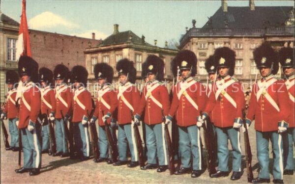 Leibgarde Wache Kobenhavn Vagtparaden pa Amalienborg