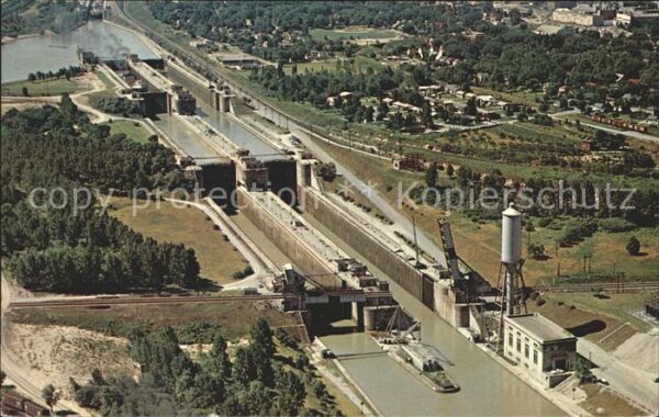 Schiffe Ships Navires Aerial view Locks 7-6-5-4 Welland Ship