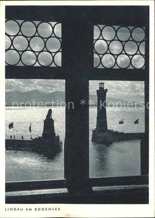 Leuchtturm Lighthouse Lindau im Bodensee Hafeneinfahrt