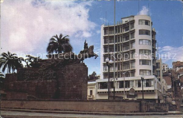 Quito Monumento Al Libertador Simon Bolivar