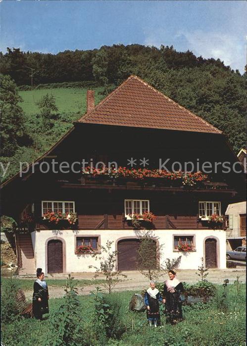 Nordrach Schwarzwaldhaus mit Trachten