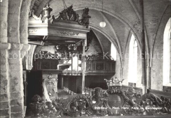 Zandeweer Kerk innen