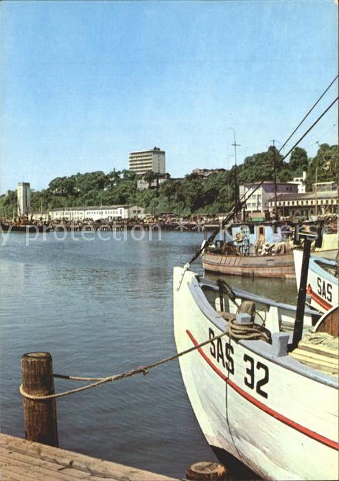 Sassnitz Ostseebad Ruegen Hafenpartie mit Rügen Hotel