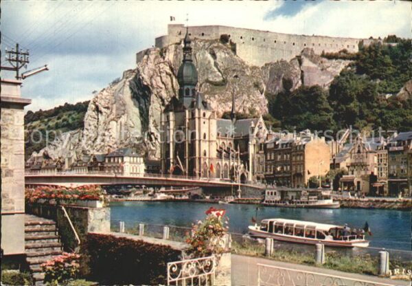 Dinant Wallonie Brücke Kirche Fahrgastschiff