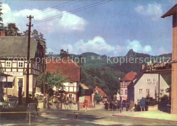 Oybin Hauptstrasse mit Scharfenstein