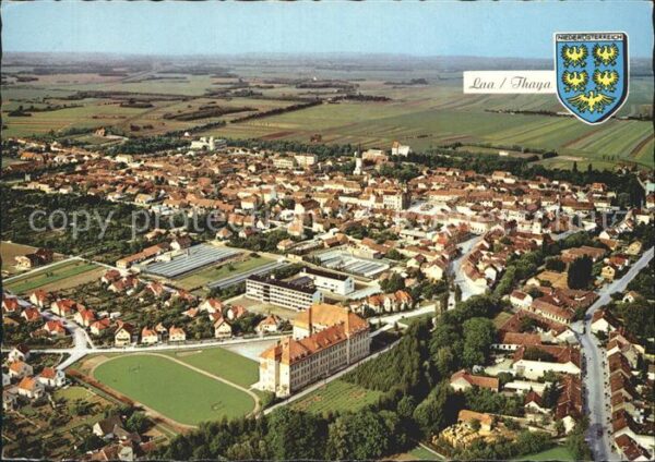 Laa Thaya Fliegeraufnahme mit Stadtmauer und Wass