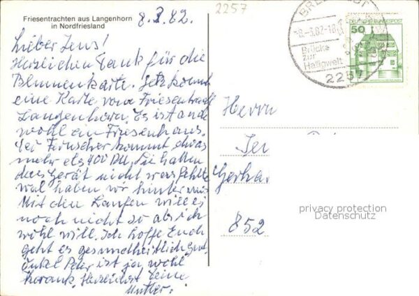 Langenhorn Husum Reetdachhaus und Frauen in Tracht – Bild 2