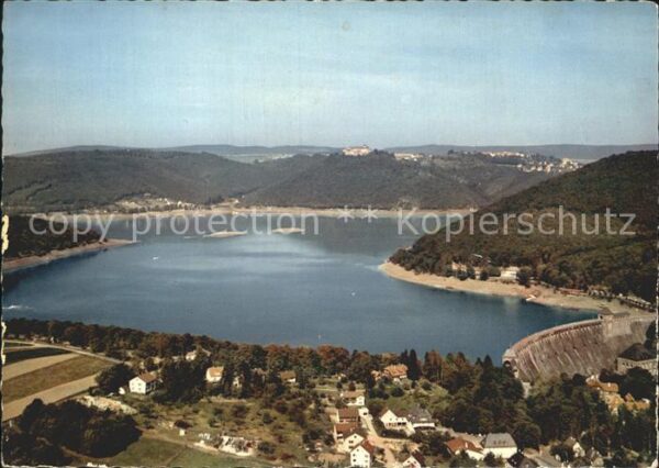 Edersee mit Sperrmauer und Schloss Fliegeraufna