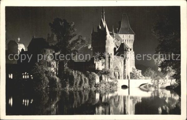 Budapest Schloss Vajda Hunyad illuminiert